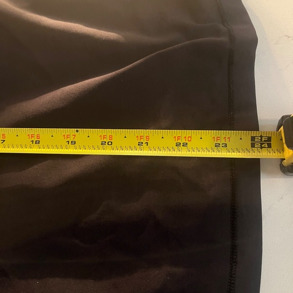 Woman’s Lulumon yoga Tank, Black Sheer Lulumon Tank Layered Like new w tag - Picture 3 of 12